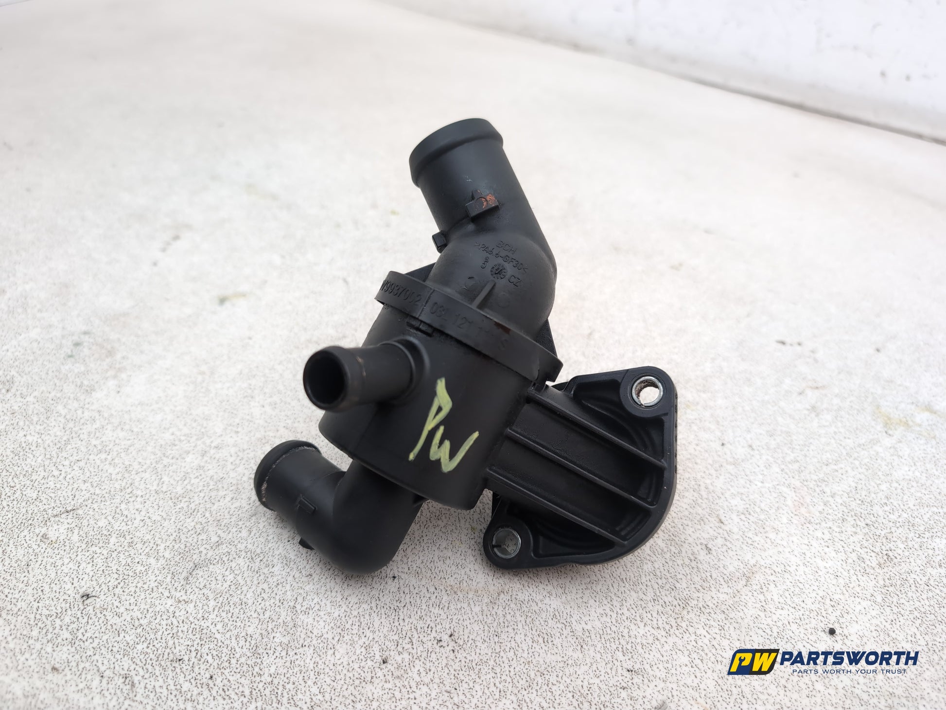Audi A1 Contrast Edition Tdi 1.6l Diesel Thermostat Housing 03l121111s 2008-2012 - photo 3