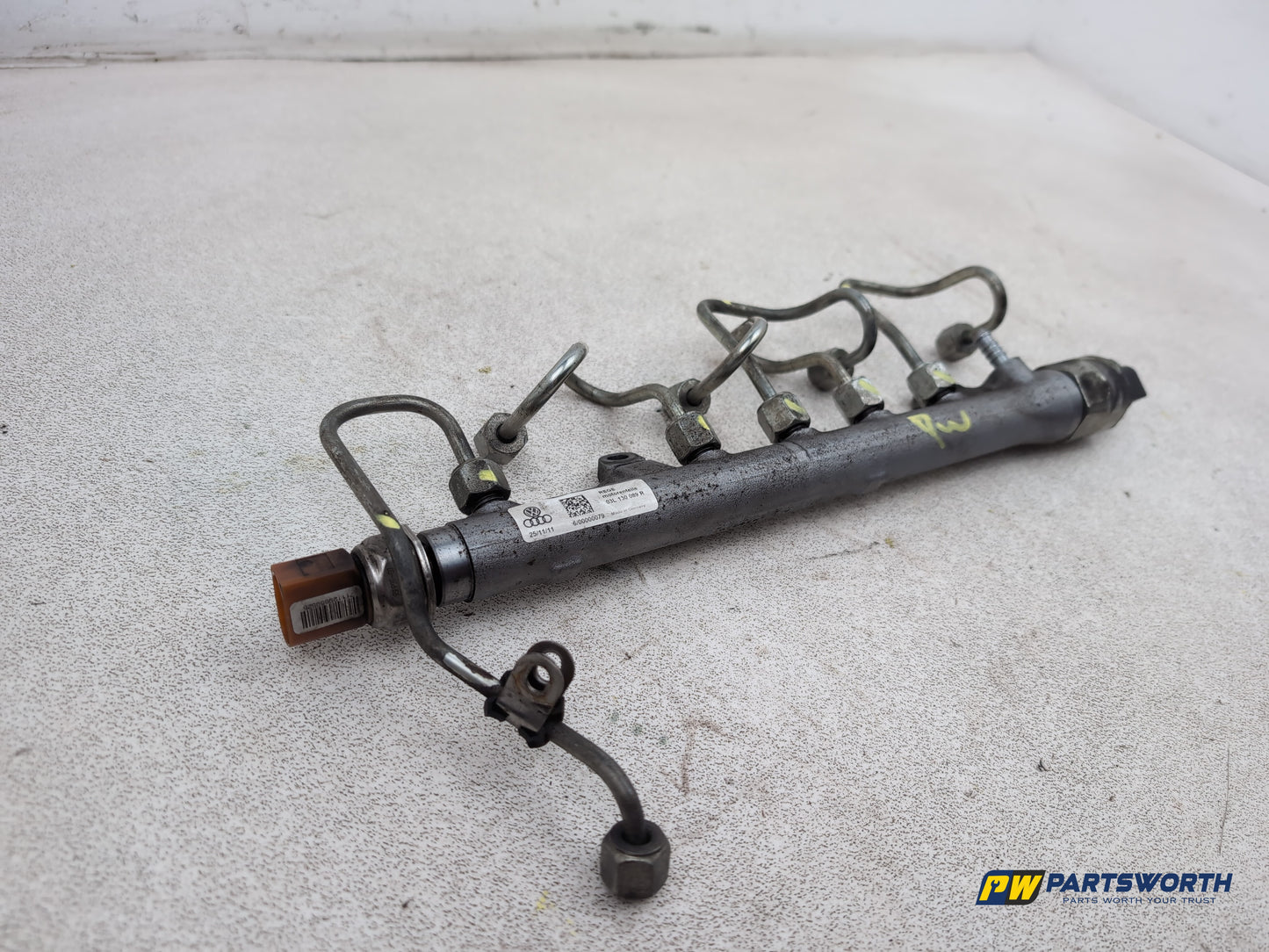 Audi A1 Contrast Edition Tdi 1.6l Diesel Fuel Rail 03l130089r 2008-2012 - photo 3