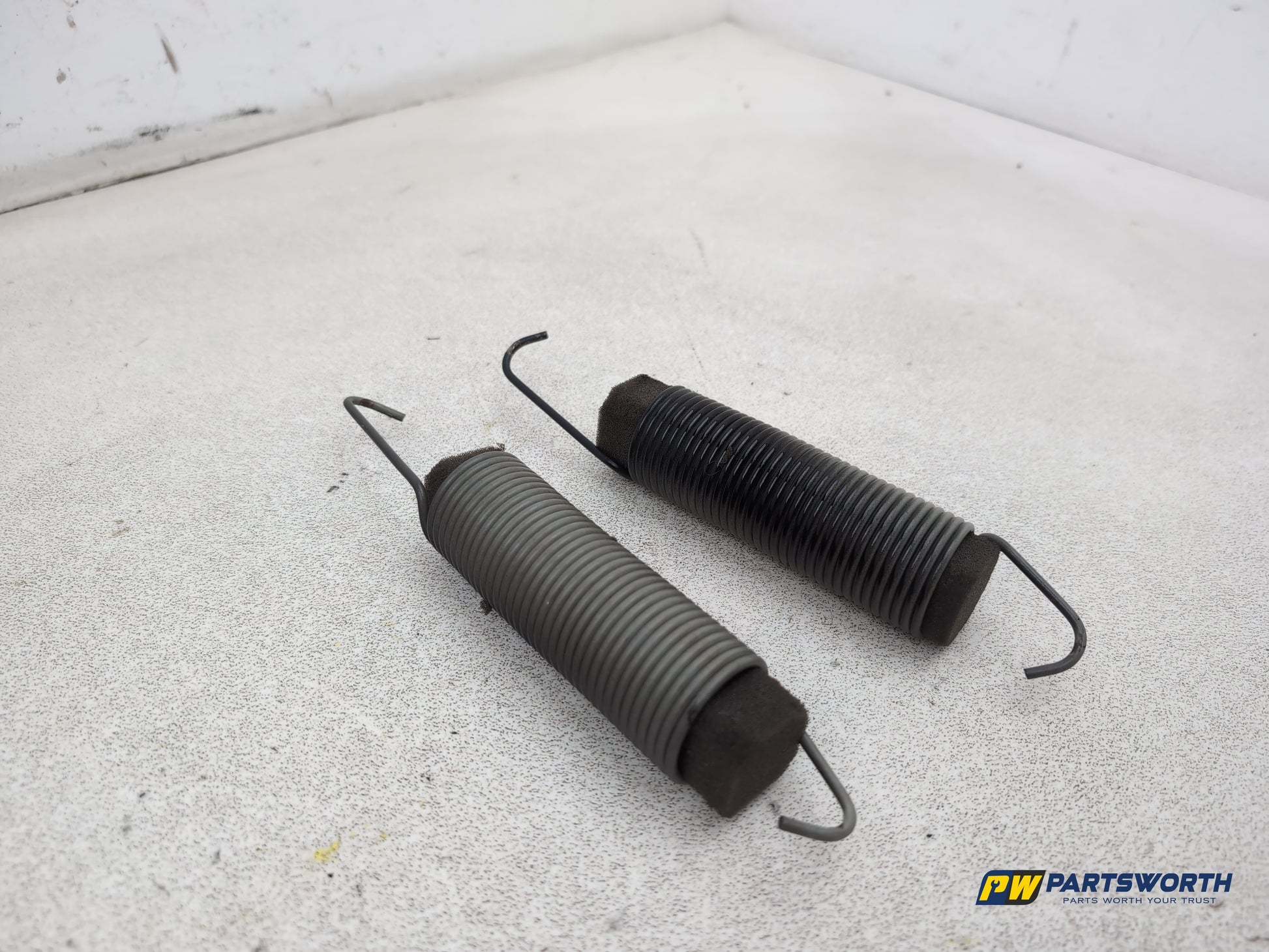Mercedes-Benz E220 E-Classw212 Rear Boot Lid Tension Spring 2009-2016 - photo 9