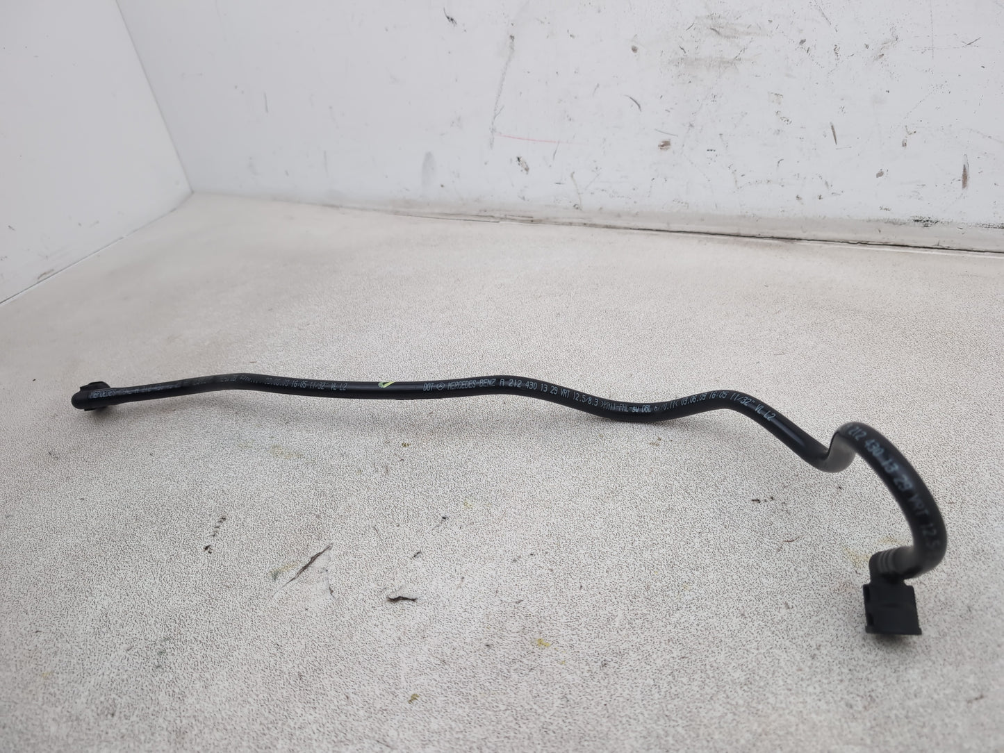 Mercedes-Benz E220 W212 Brake Servo Vacuum Pipe Hose A2124301329 - photo 3
