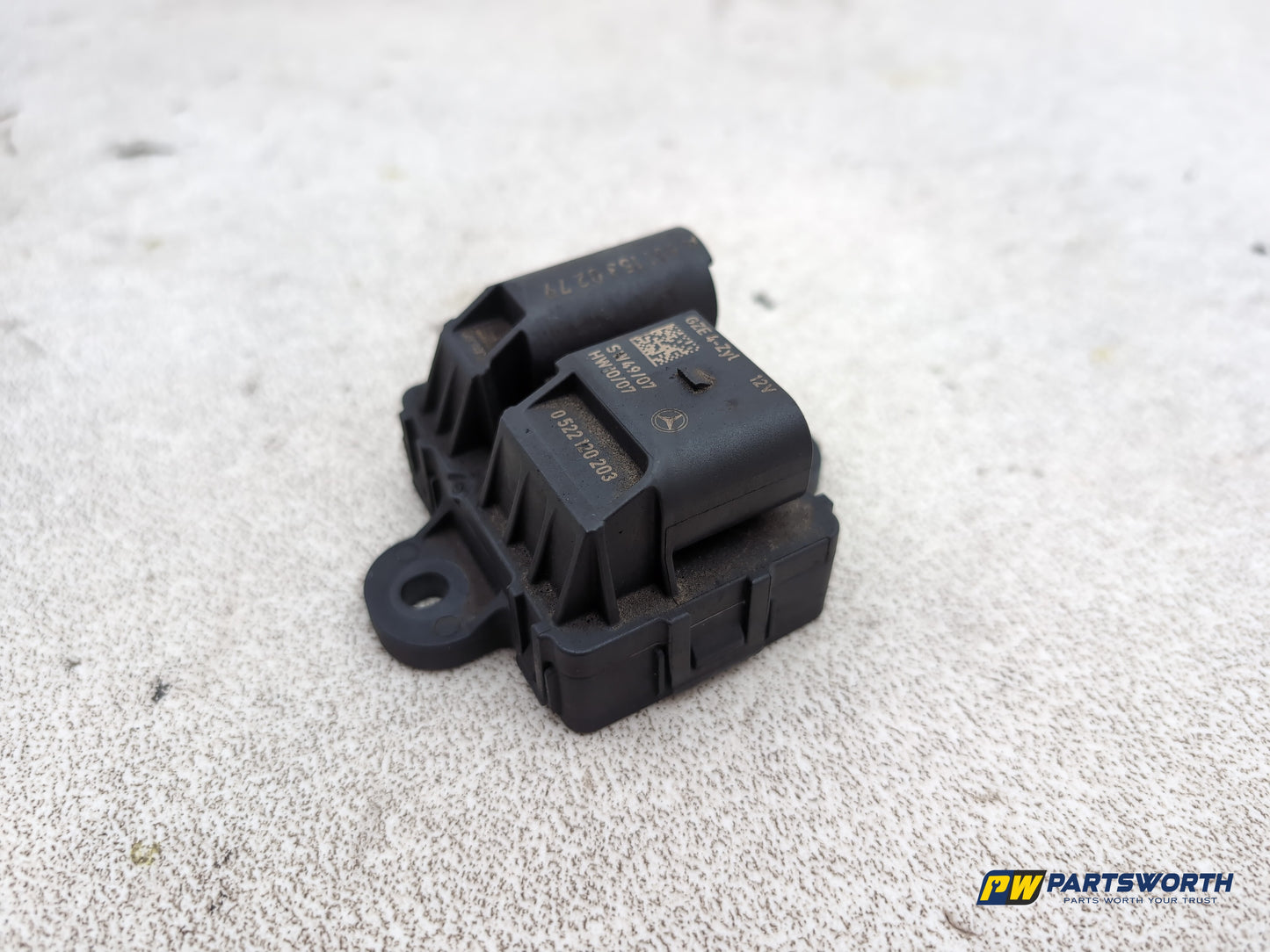 Mercedes-Benz E220 E-Class W212 Glow Plug Relay Module A6511530279 2009-2016 - photo 3