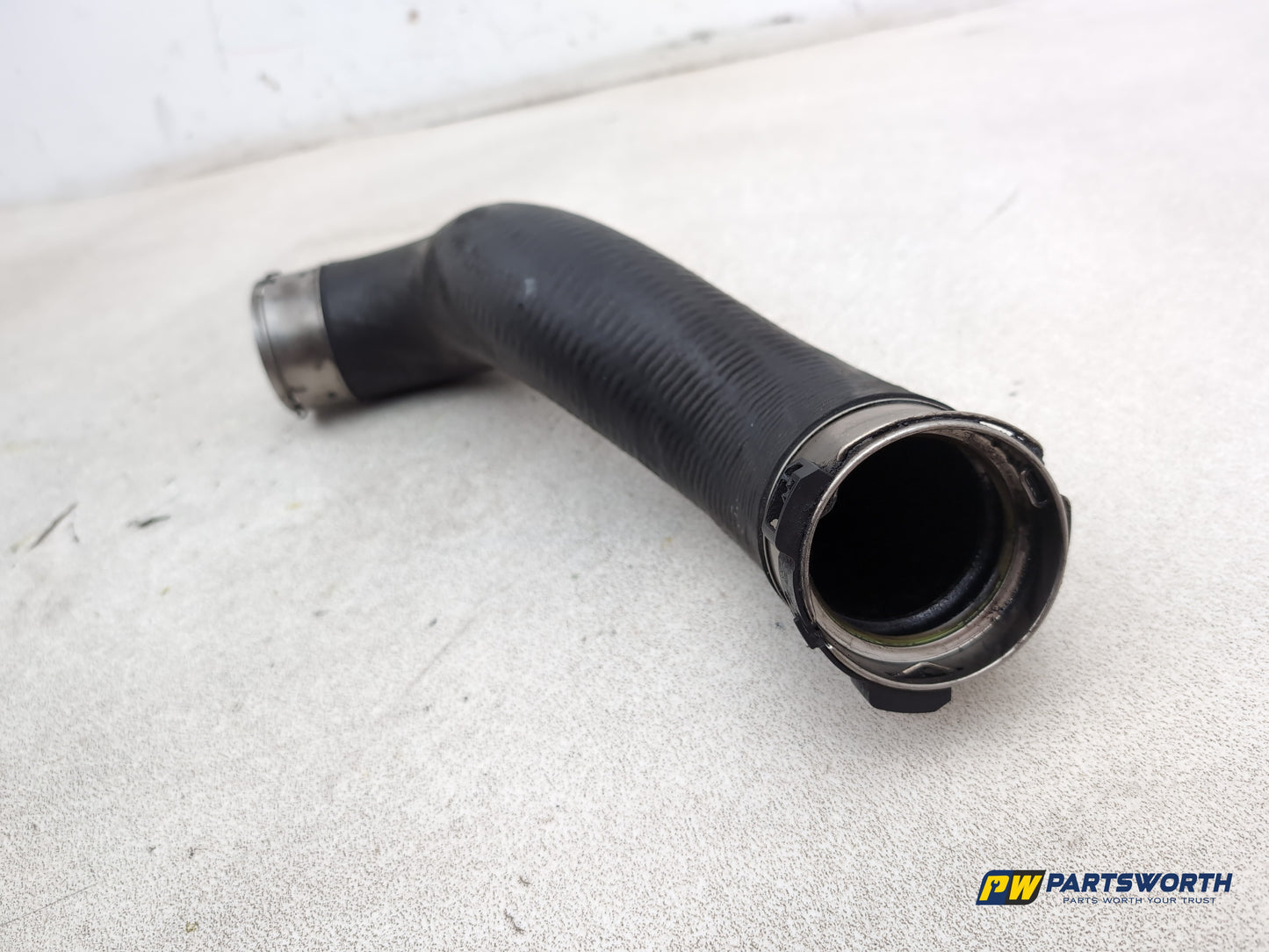 Mercedes-Benz E220 E-Class W212 Turbo Intercooler Bottom Hose 2009-2016 - photo 3