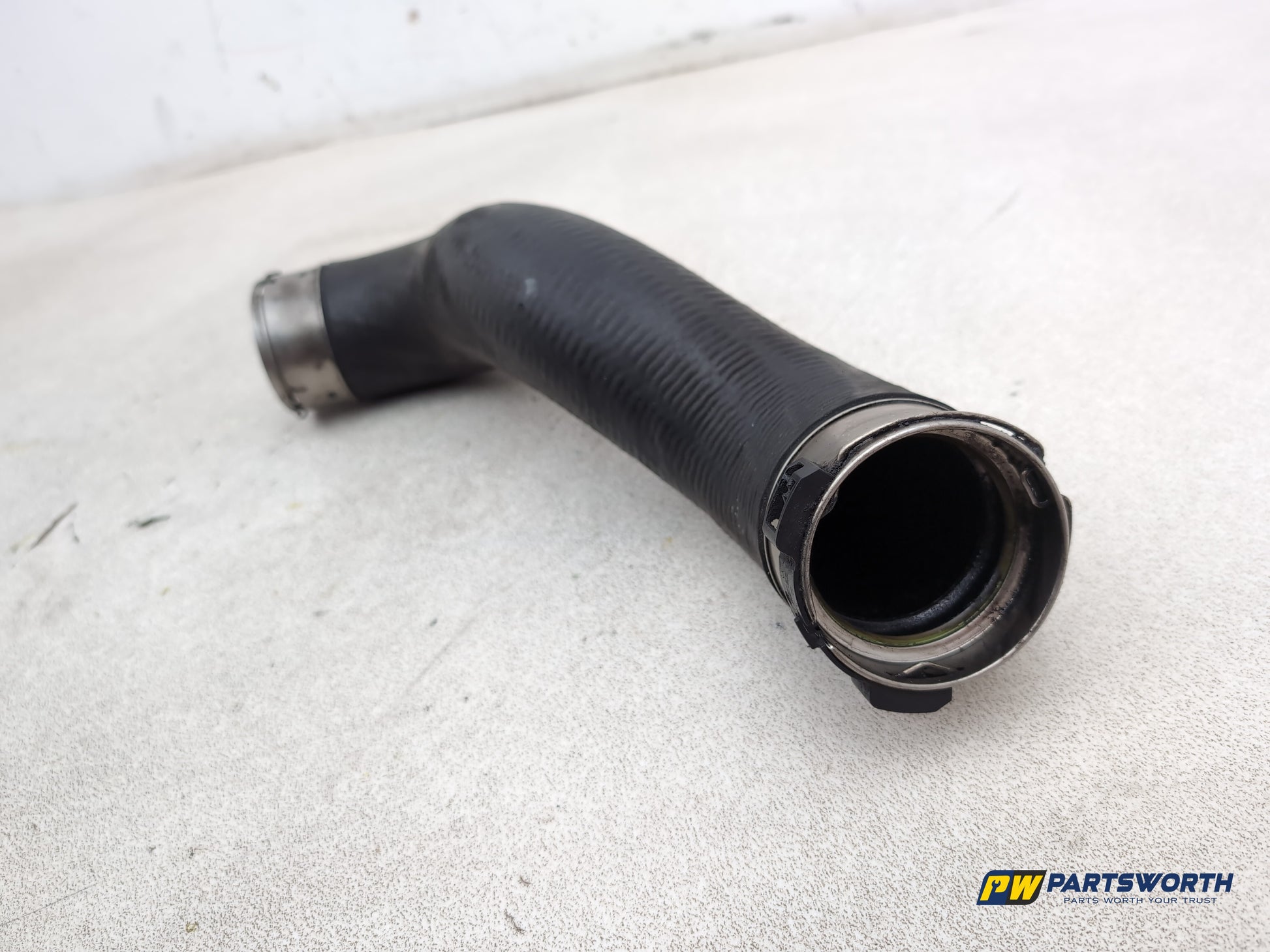 Mercedes-Benz E220 E-Class W212 Turbo Intercooler Bottom Hose 2009-2016 - photo 3