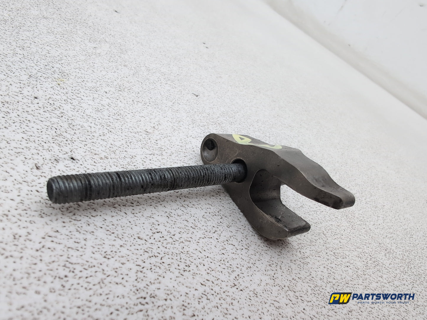 Mercedes-Benz E220 E-Class W212 2.1l Diesel Fuel Injector Clamp With Bolt - photo 3