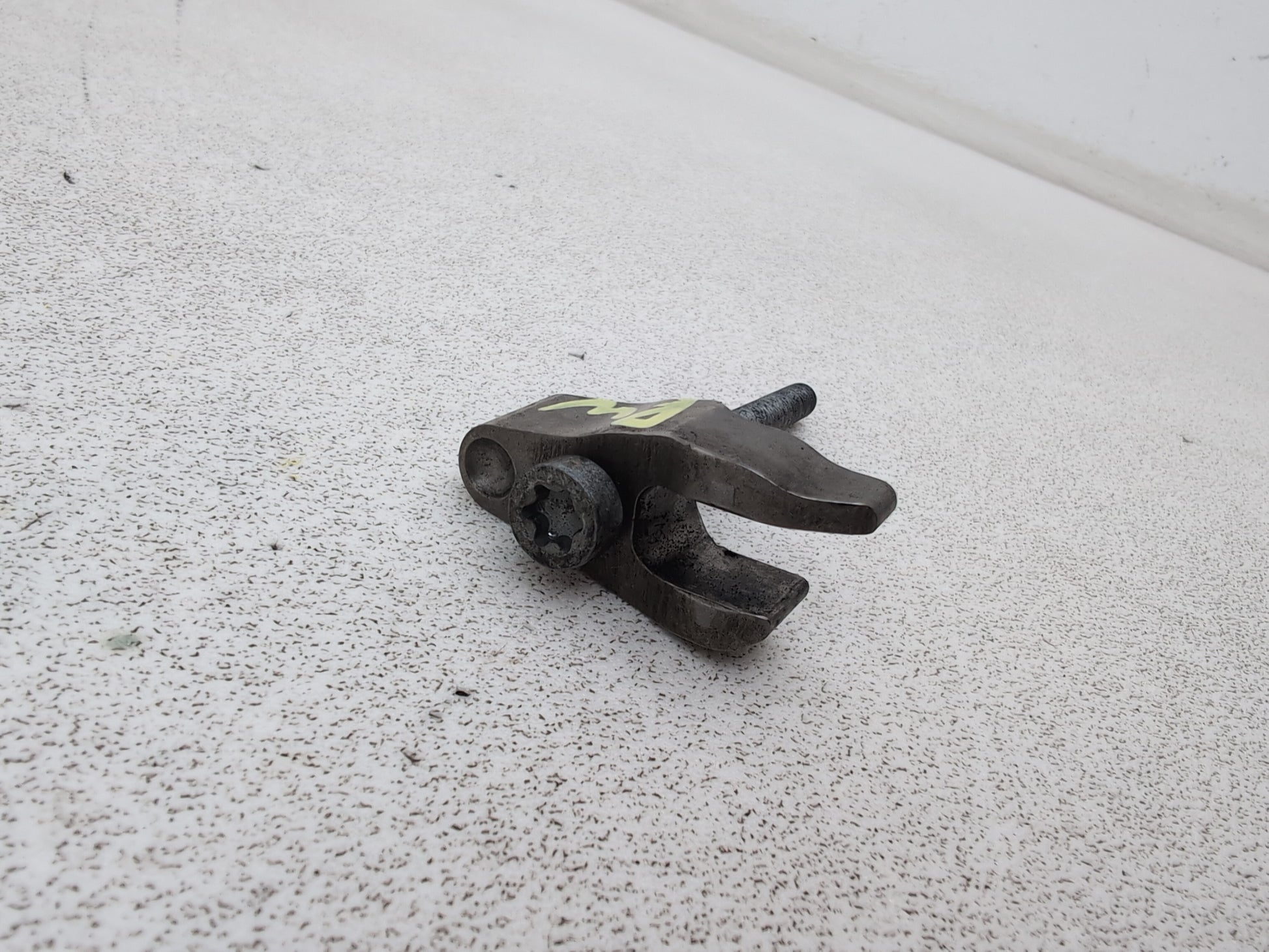 Mercedes-Benz E220 E-Class W212 2.1l Diesel Fuel Injector Clamp With Bolt - photo 3