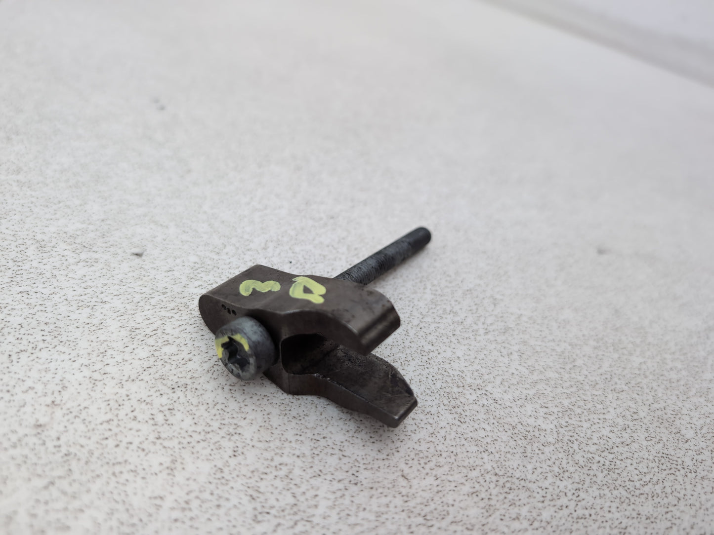 Mercedes-Benz E220 E-Class W212 2.1l Diesel Fuel Injector Clamp With Bolt - photo 3