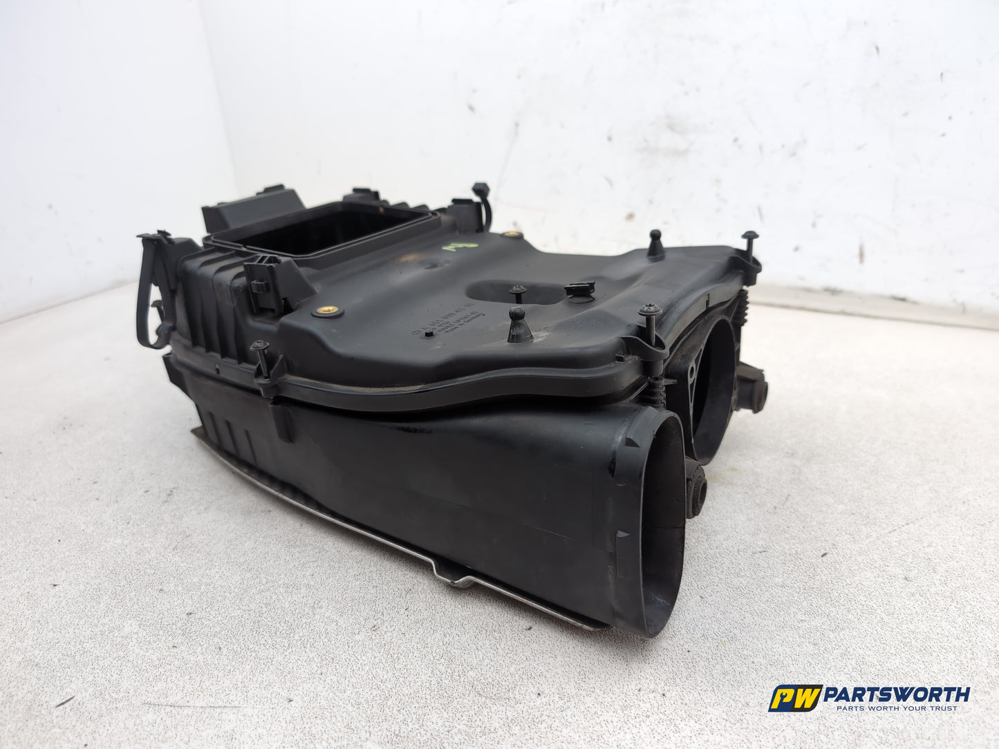 Mercedes-Benz E220 E-Class W212 Air Filter Airbox Housing A6510901101 2009-2016 - photo 3