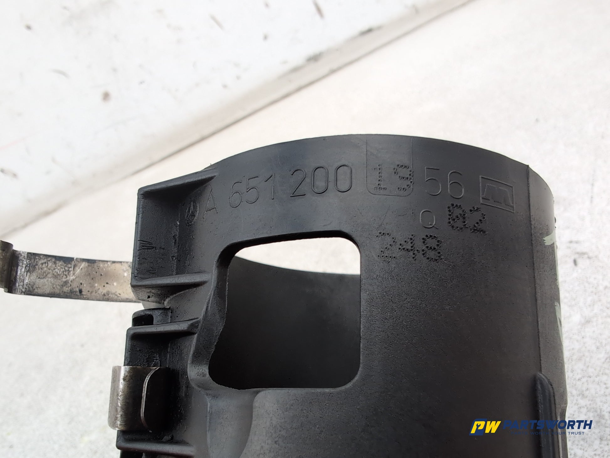 Mercedes-Benz E220 E-Class W212 2.1l Diesel Fuel Filter Bracket A6512001956 - photo 3