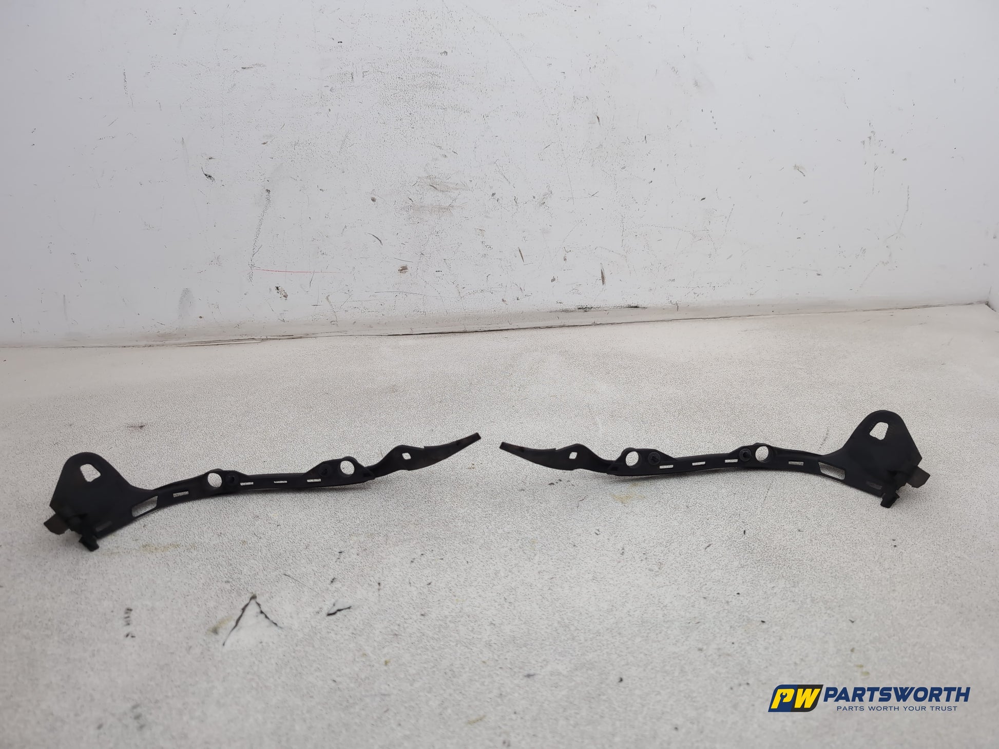 Mercedes-Benz B200 B-Class W245 Rear Bumper Bracket Set A1698851421 2005-2011 - photo 3