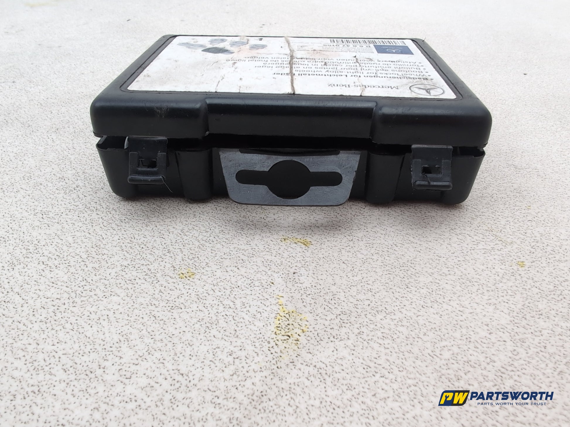 Mercedes-Benz B200 B-Class W245 Wheel Lock Nut Set B66470155 - photo 3