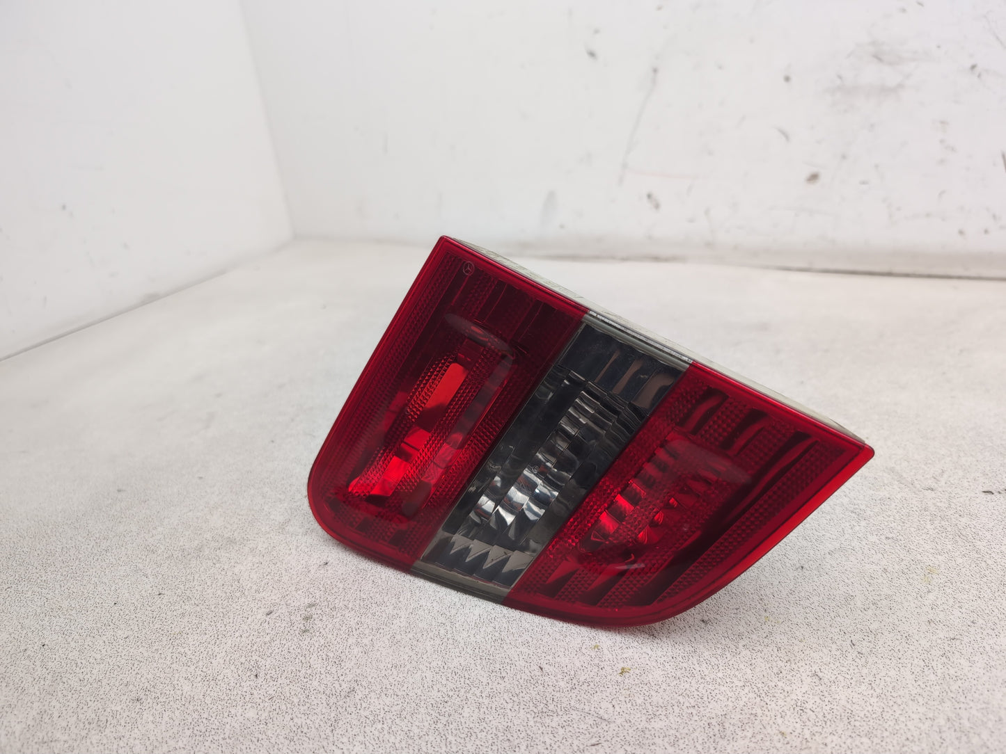 Mercedes-Benz B200 B-Class W245 Lamp Assembly Rear Inner Lh Passenger Side - photo 3