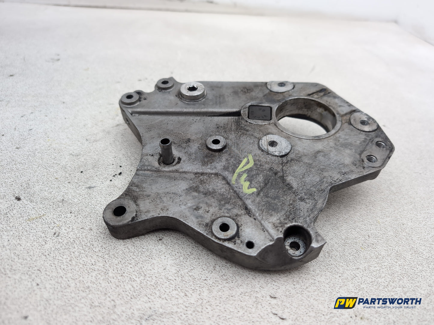 Mercedes-Benz B200 B-Class W245 2.0l Diesel Engine End Plate Cover A6400102335 - photo 3