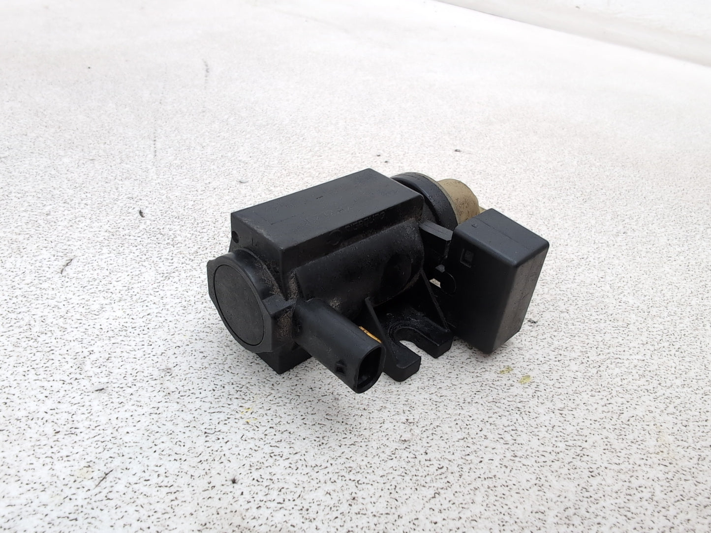 Mercedes-Benz B200 B-Class W245 2.0l Diesel Turbo Vacuum Solenoid Valve - photo 3