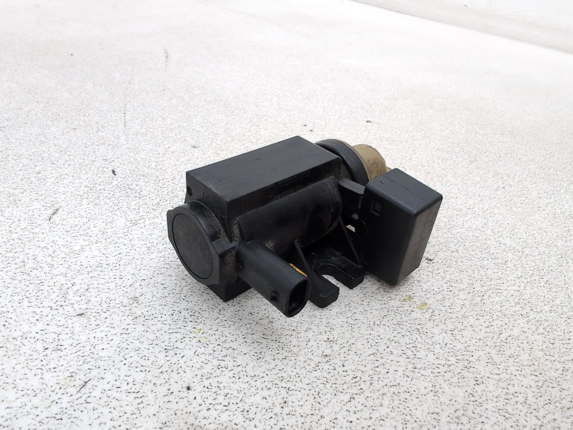 Mercedes-Benz B200 B-Class W245 2.0l Diesel Turbo Vacuum Solenoid Valve - photo 3