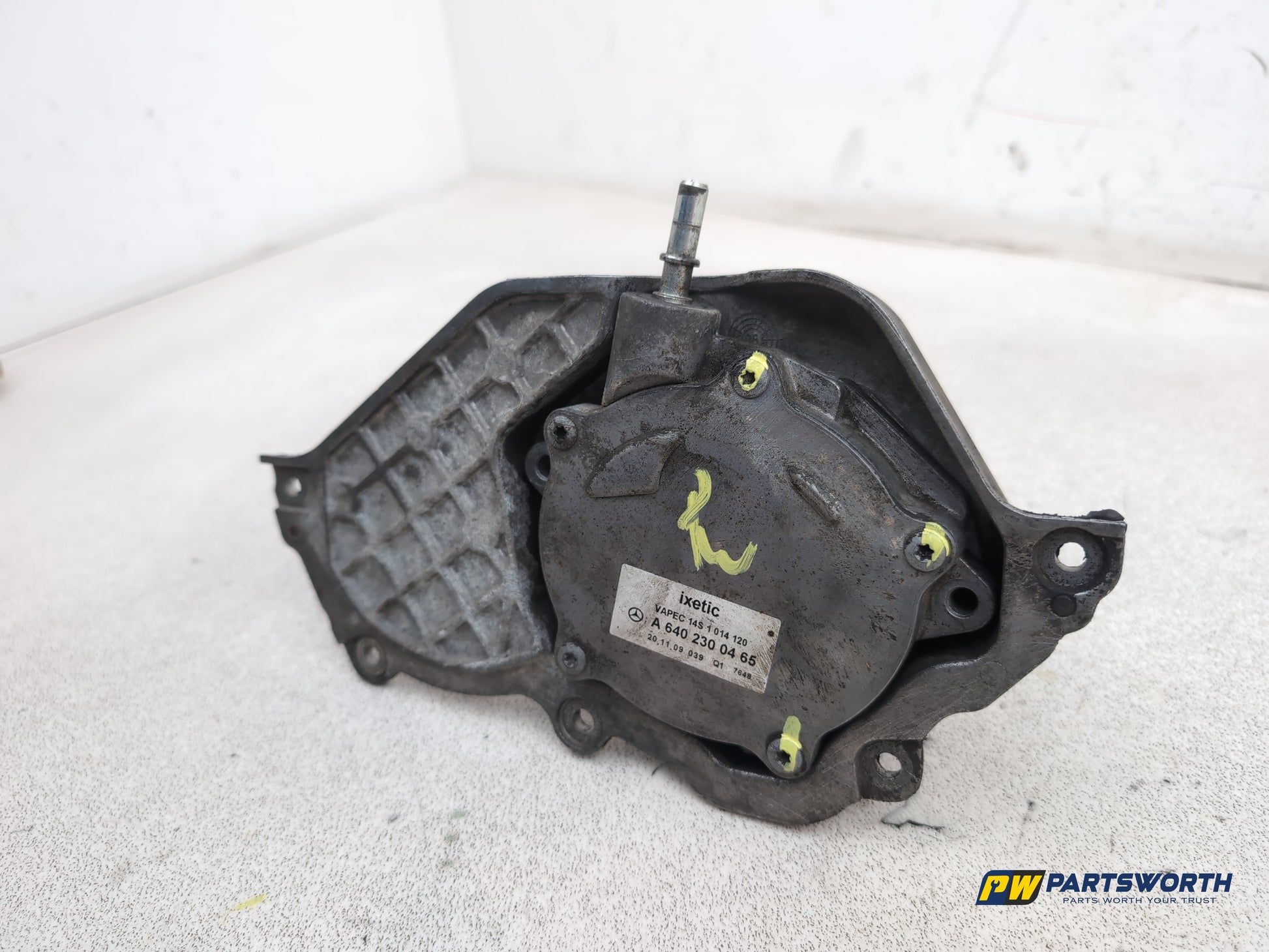 Mercedes-Benz B200 B-Class W245 2.0l Diesel Vacuum Pump A6402300465 2005-2011 - photo 3