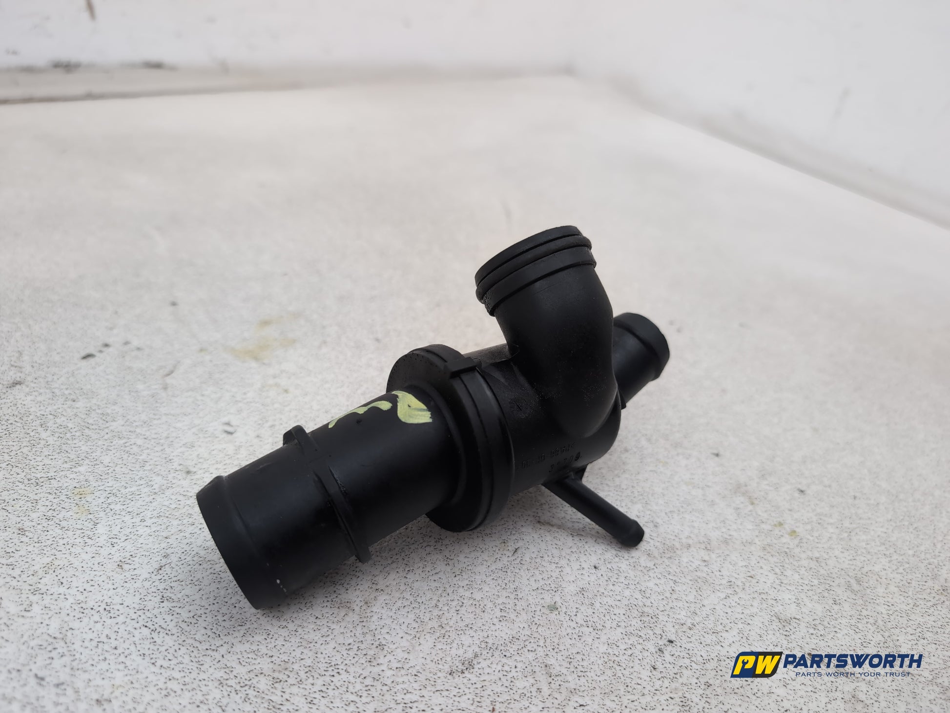 Mercedes-Benz B200 B-Class W245 2.0l Diesel Thermostat Housing A6402000515 - photo 3