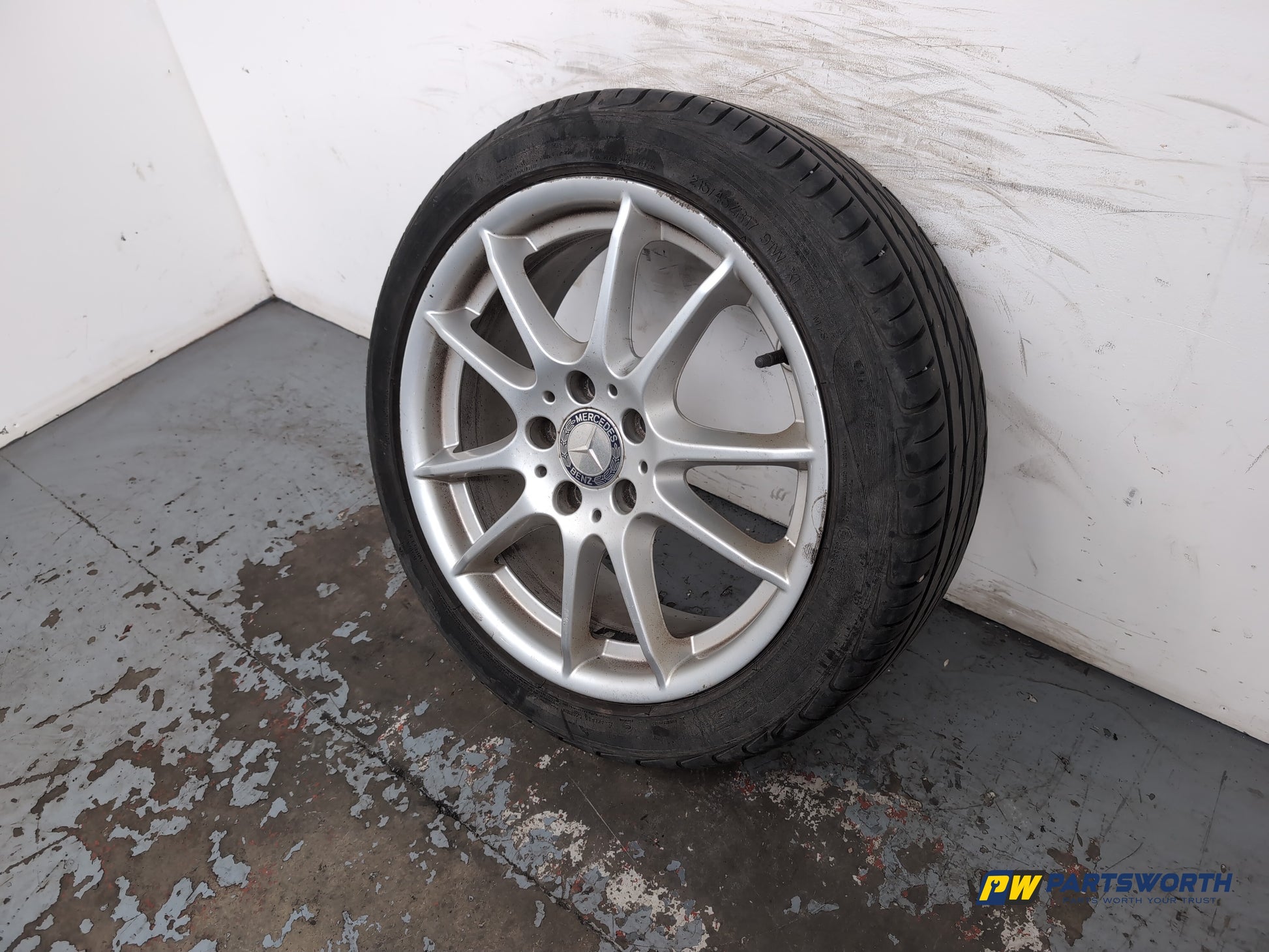 Mercedes-Benz B200 B-Class W245 Wheel With Tyre 215/45 R17 A1694012602 - photo 2