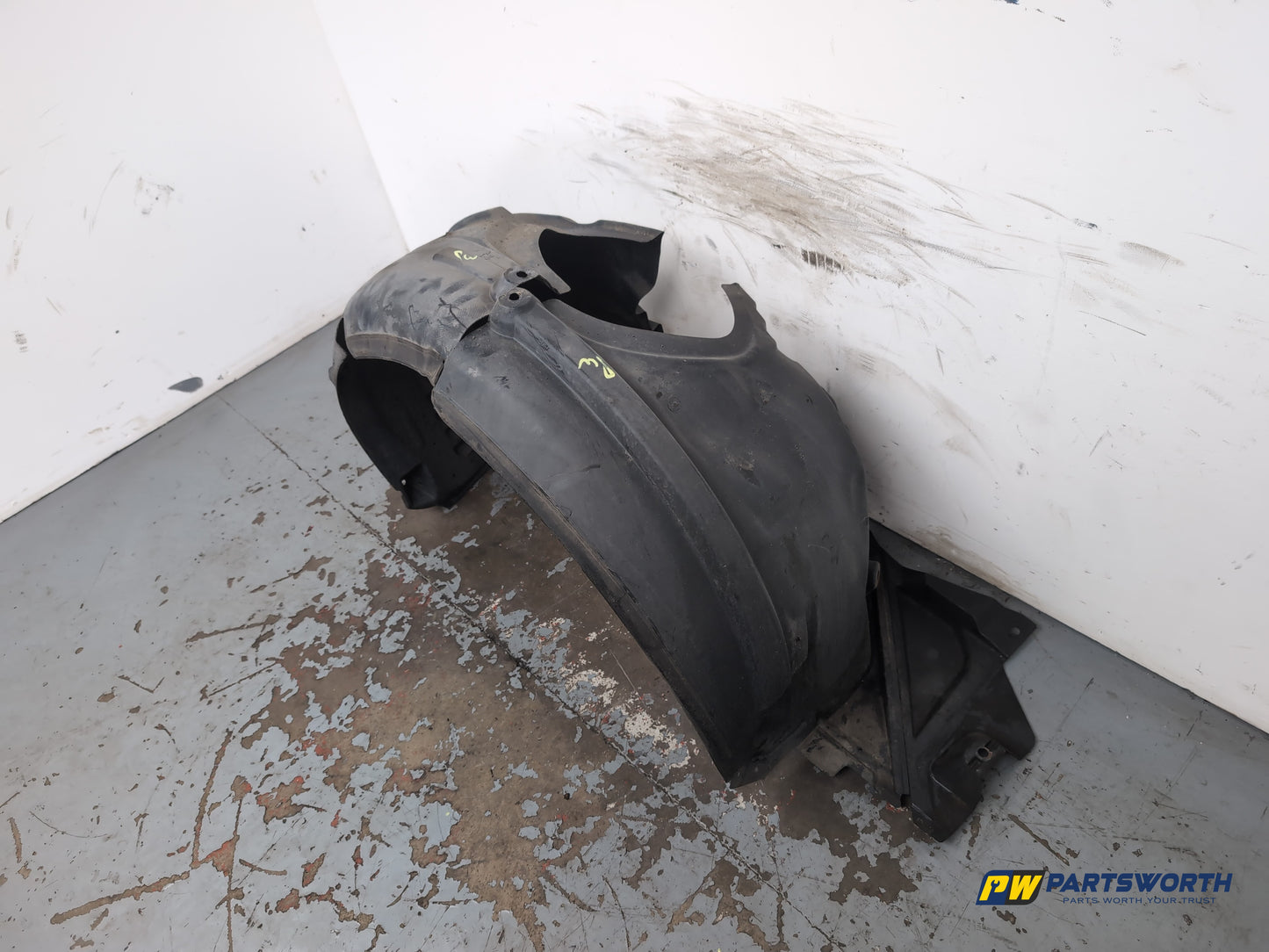 Mercedes E-Class W212 Moulding Wheel Arch Front Lh Passenger Side A2126903030 - photo 3