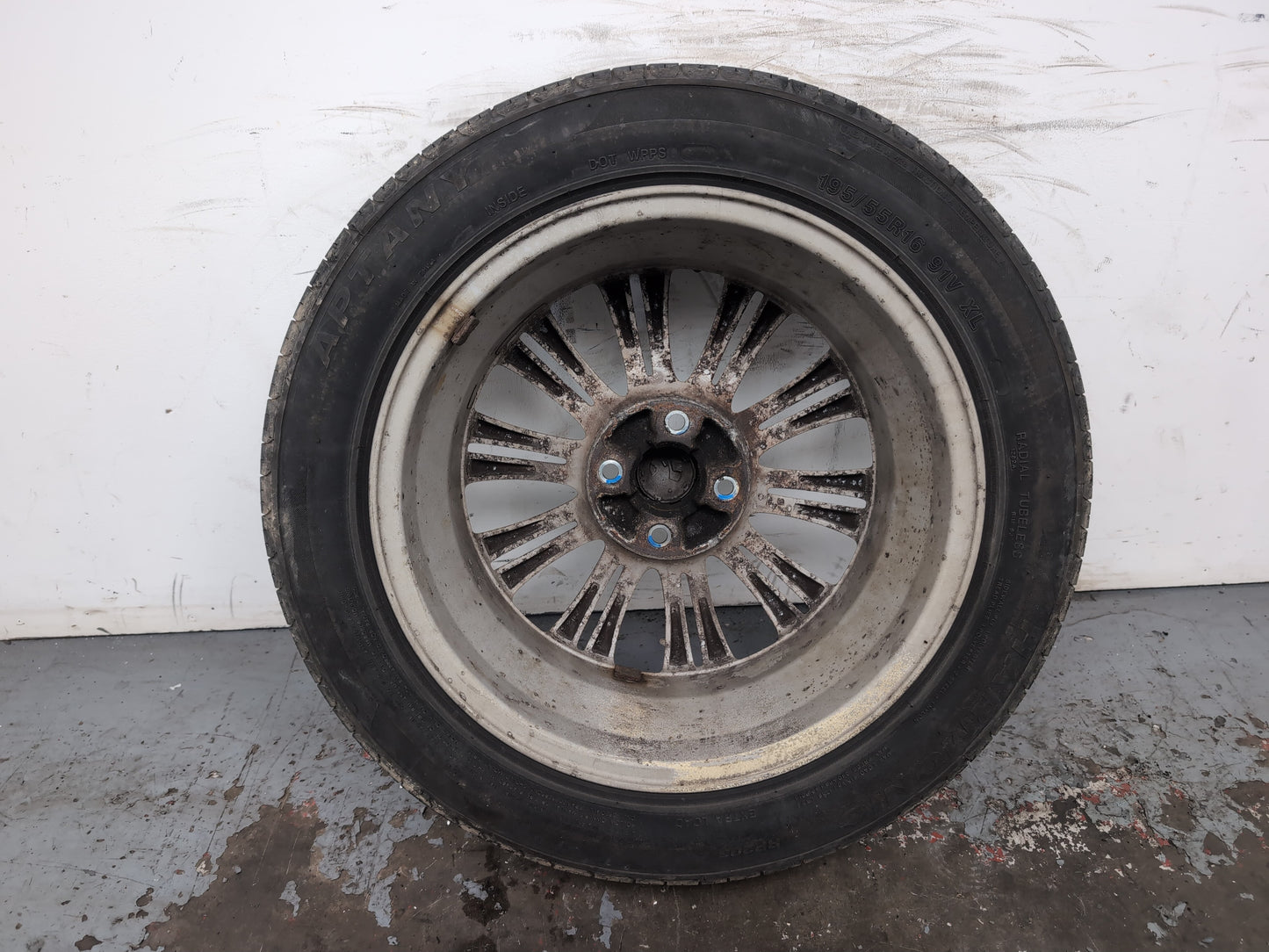 Vauxhall Corsa Se Alloy Wheel With Tyre 195/55 R16 13298019 - photo 9