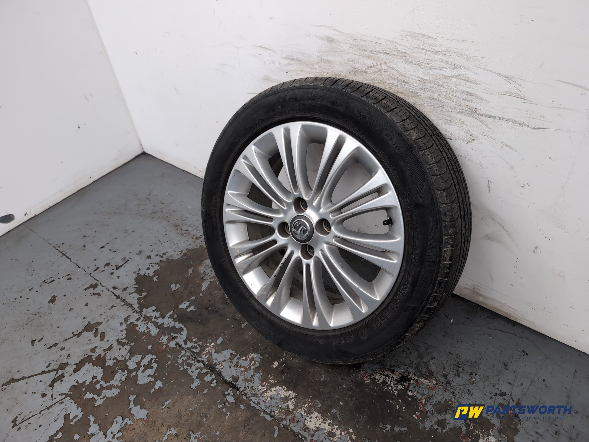 Vauxhall Corsa Se Alloy Wheel With Tyre 195/55 R16 13298019 - photo 3