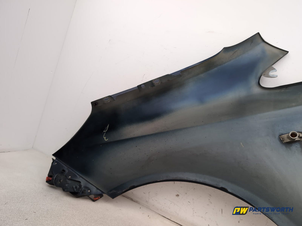 Wing Front RH 9