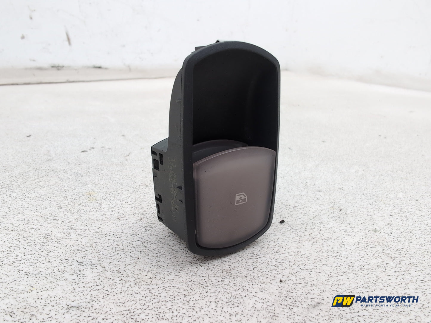 Vauxhall Corsa Se Door Window Switch Left Passenger Side Front 13206806 - photo 3
