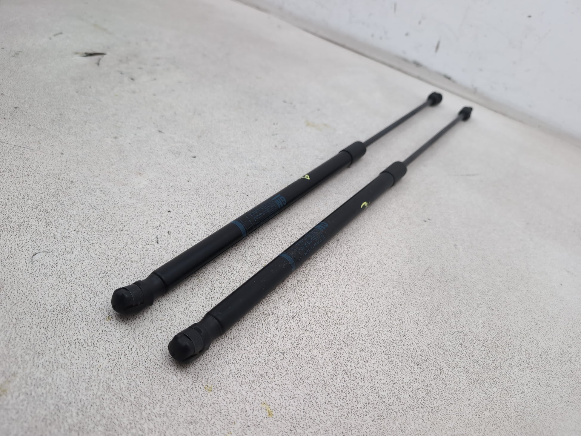 Vauxhall Corsa Se Tailgate Boot Lid Gas Strut 13182537 2006-2014 - photo 3
