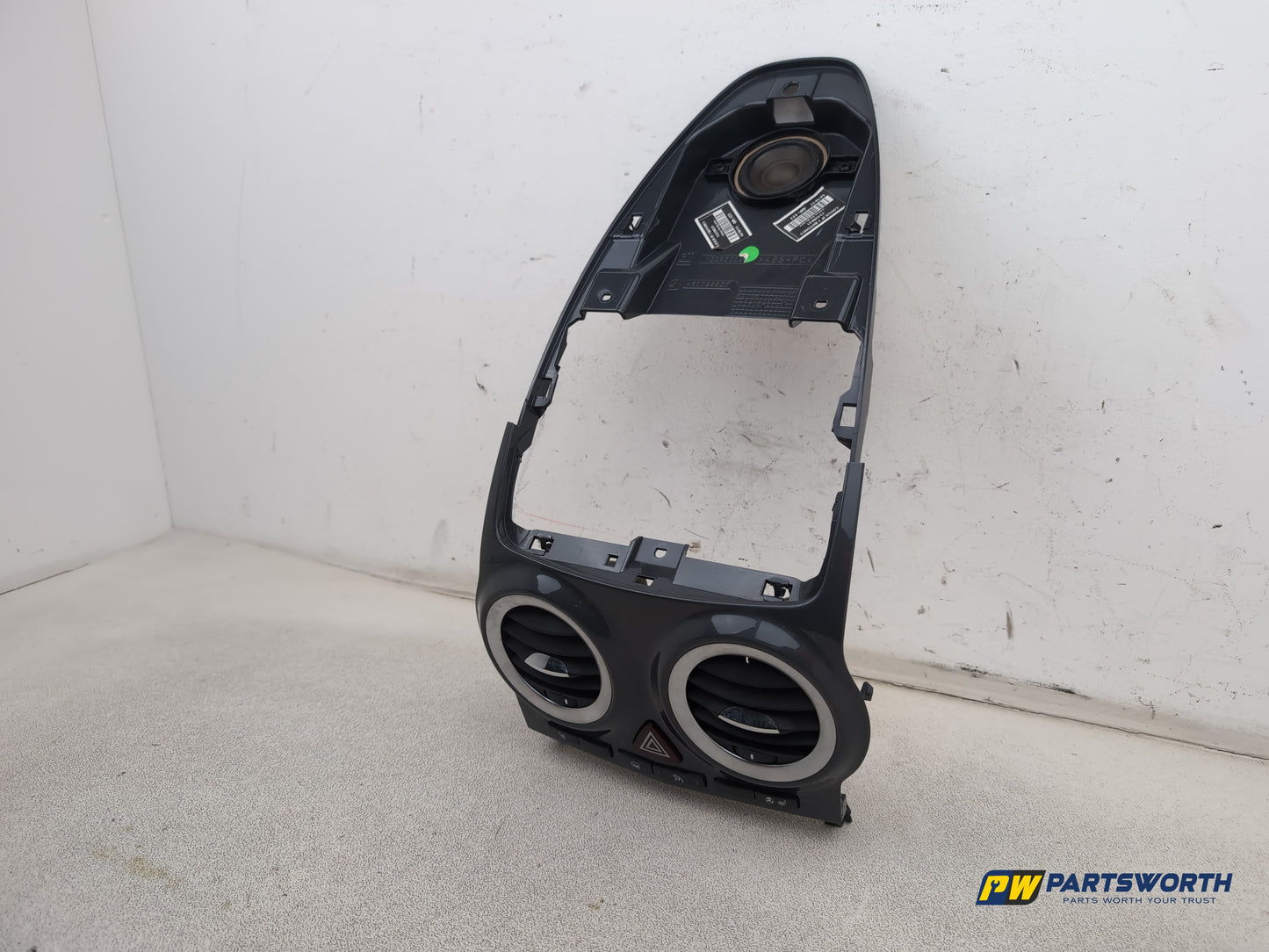 Vauxhall Corsa Se Centre Console Trim With Air Vent 13295008 2006-2014 - photo 3