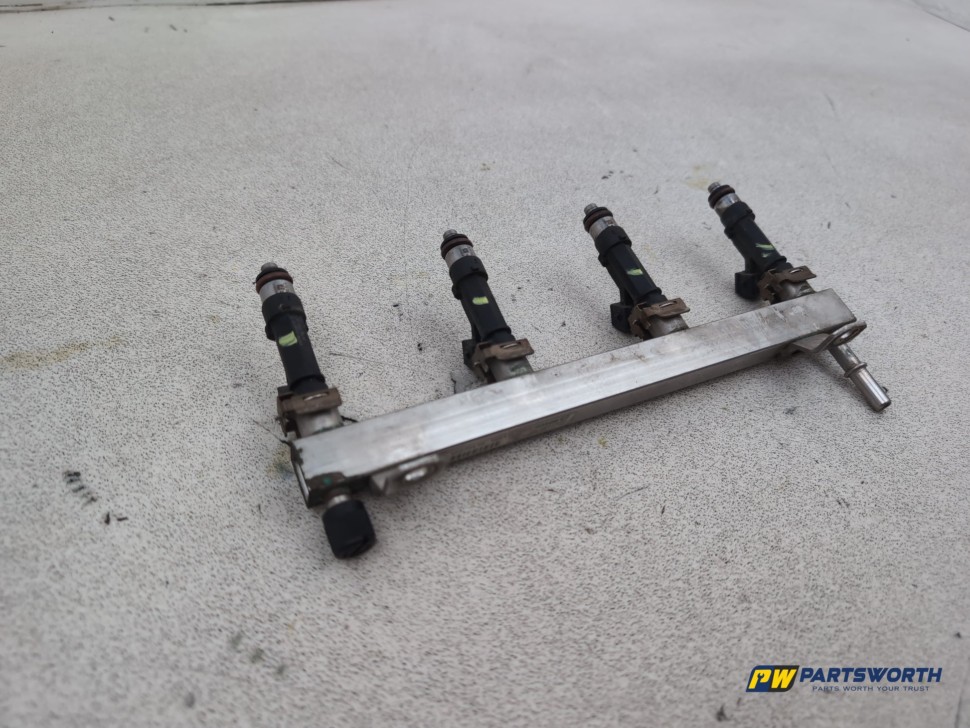 Vauxhall Corsa Se 1.2l Petrol Fuel Rail With Injectors 55562258 2006-2014 - photo 9