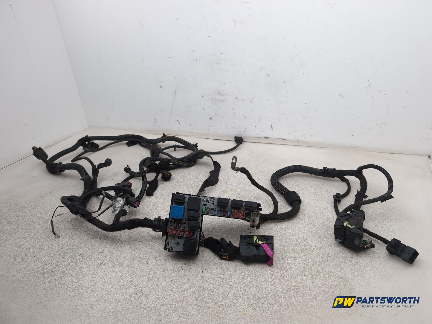 Vauxhall Corsa Se 1.2l Petrol Fuse Box With Wiring Loom 13350477 2006-2014 - photo 3
