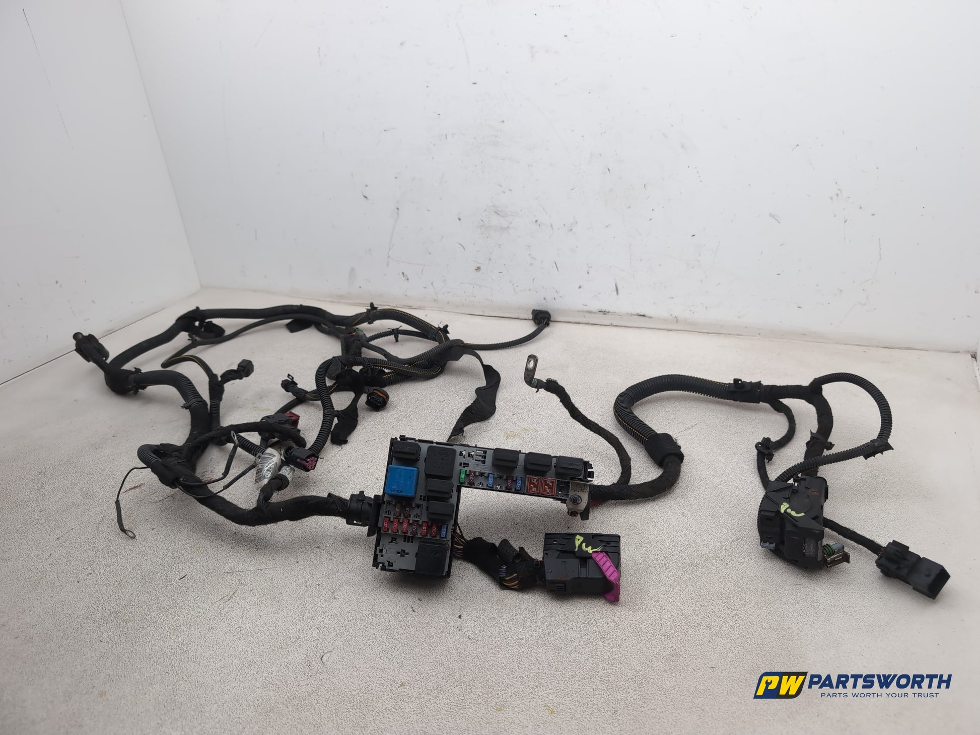 Vauxhall Corsa Se 1.2l Petrol Fuse Box With Wiring Loom 13350477 2006-2014 - photo 3