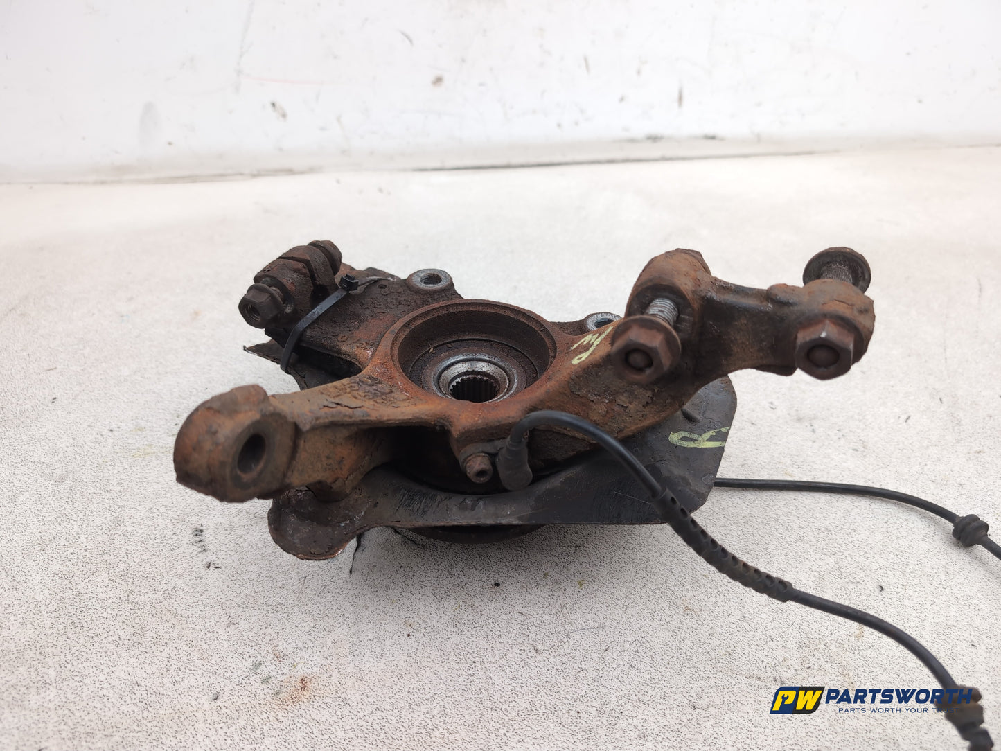 Vauxhall Corsa Se Wheel Hub Front Rh Driver Side 2006-2014 - photo 3