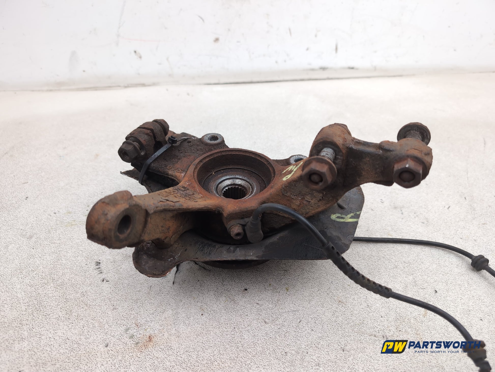 Vauxhall Corsa Se Wheel Hub Front Rh Driver Side 2006-2014 - photo 3