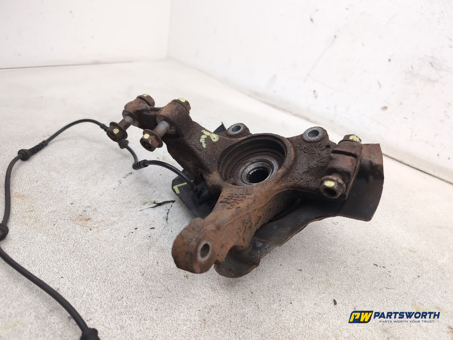 Vauxhall Corsa Se Wheel Hub Front Lh Passenger Side 2006-2014 - photo 3