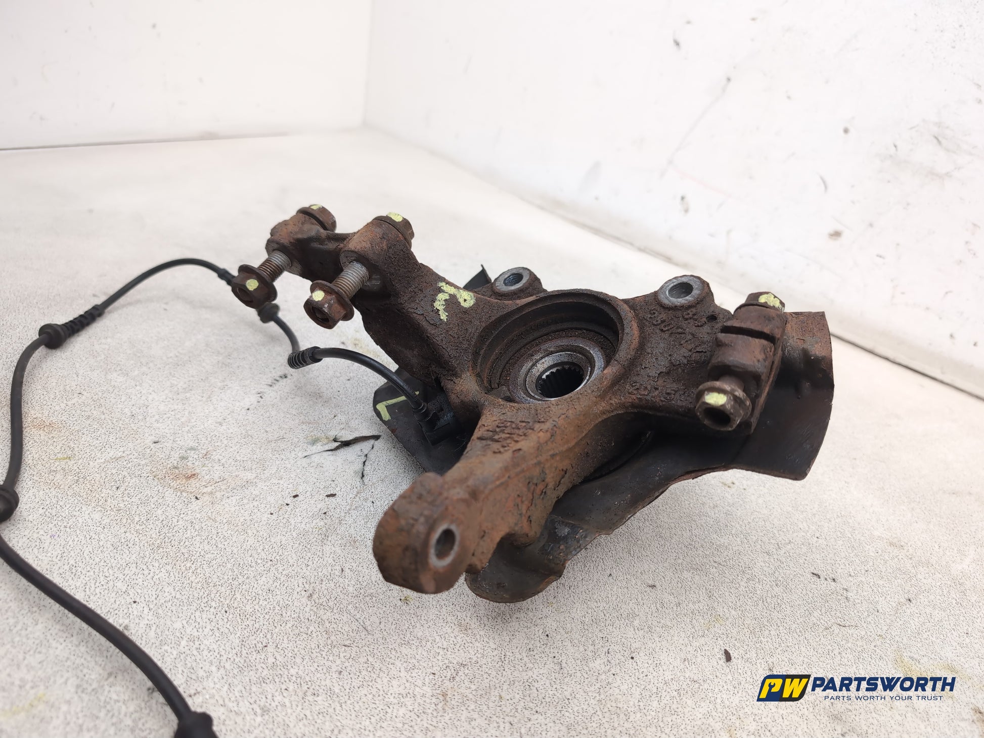 Vauxhall Corsa Se Wheel Hub Front Lh Passenger Side 2006-2014 - photo 3