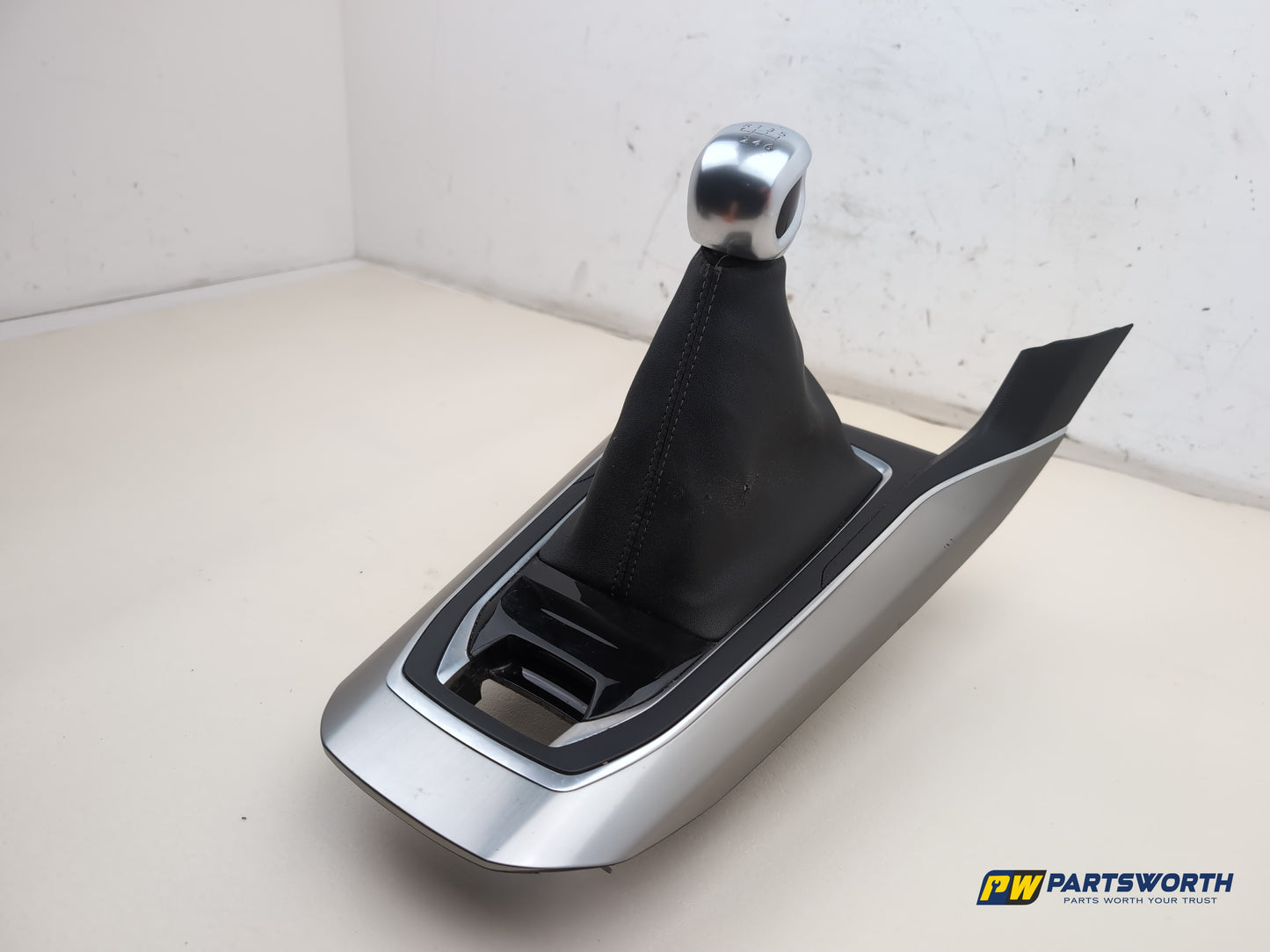Peugeot 308 Allure Blue Hdi Centre Console Trim With Gear Shif Gaiter And Knob - photo 3