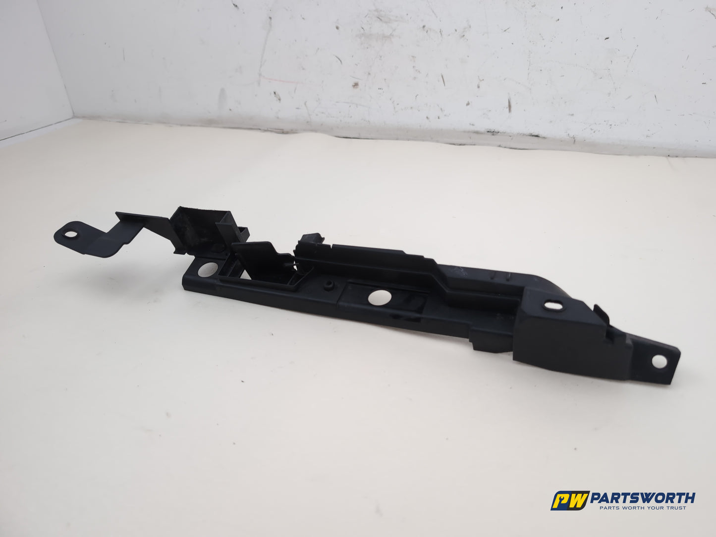 Vauxhall Corsa Se Inner Wing Bracket Trim 13395919 2006-2014 - photo 3