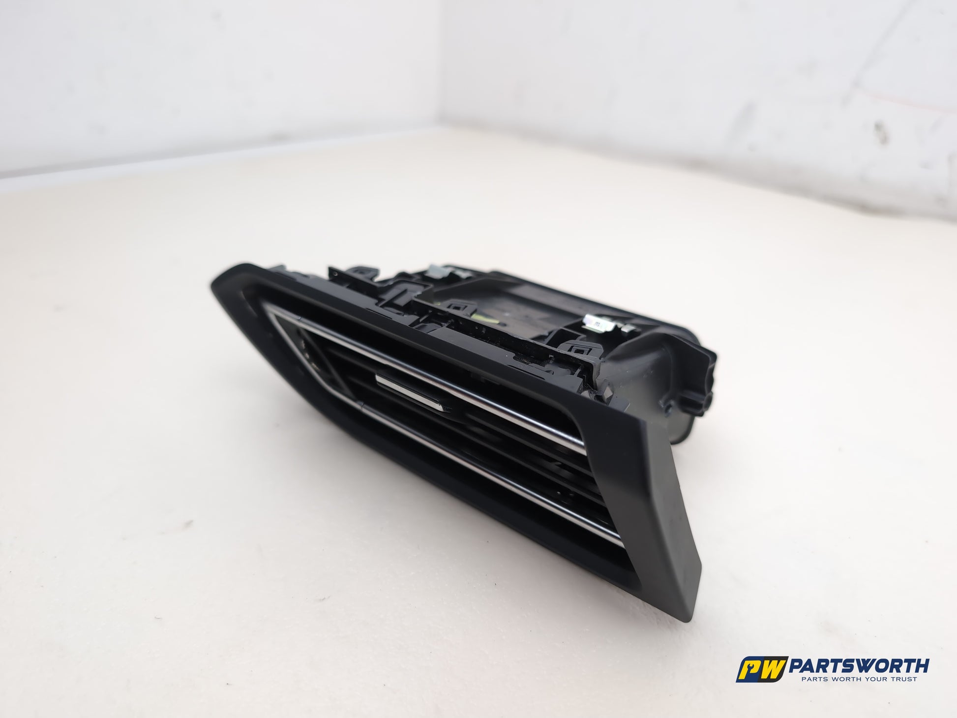 Peugeot 308 Allure Blue Hdi Front Driver Side Dashboard Air Vent 96778765 - photo 10