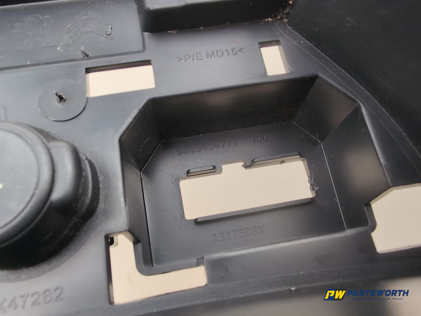 Peugeot 308 Allure Blue Hdi Power Outlet Trim Storage Compartment 9803434777 - photo 3