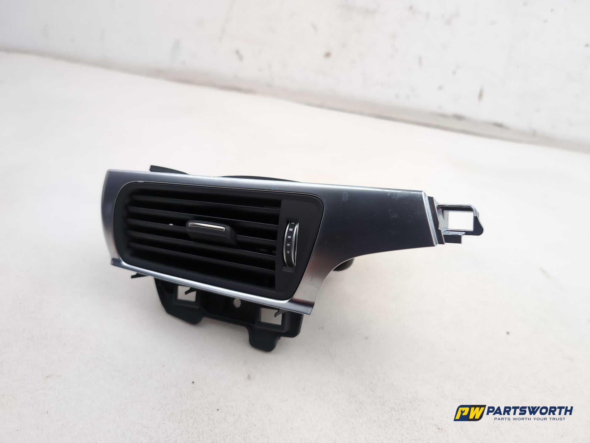 Audi A6 S Line Black Ed Tdi Quat Dashboard Air Vent Right Driver Side 4g2820902 - photo 3