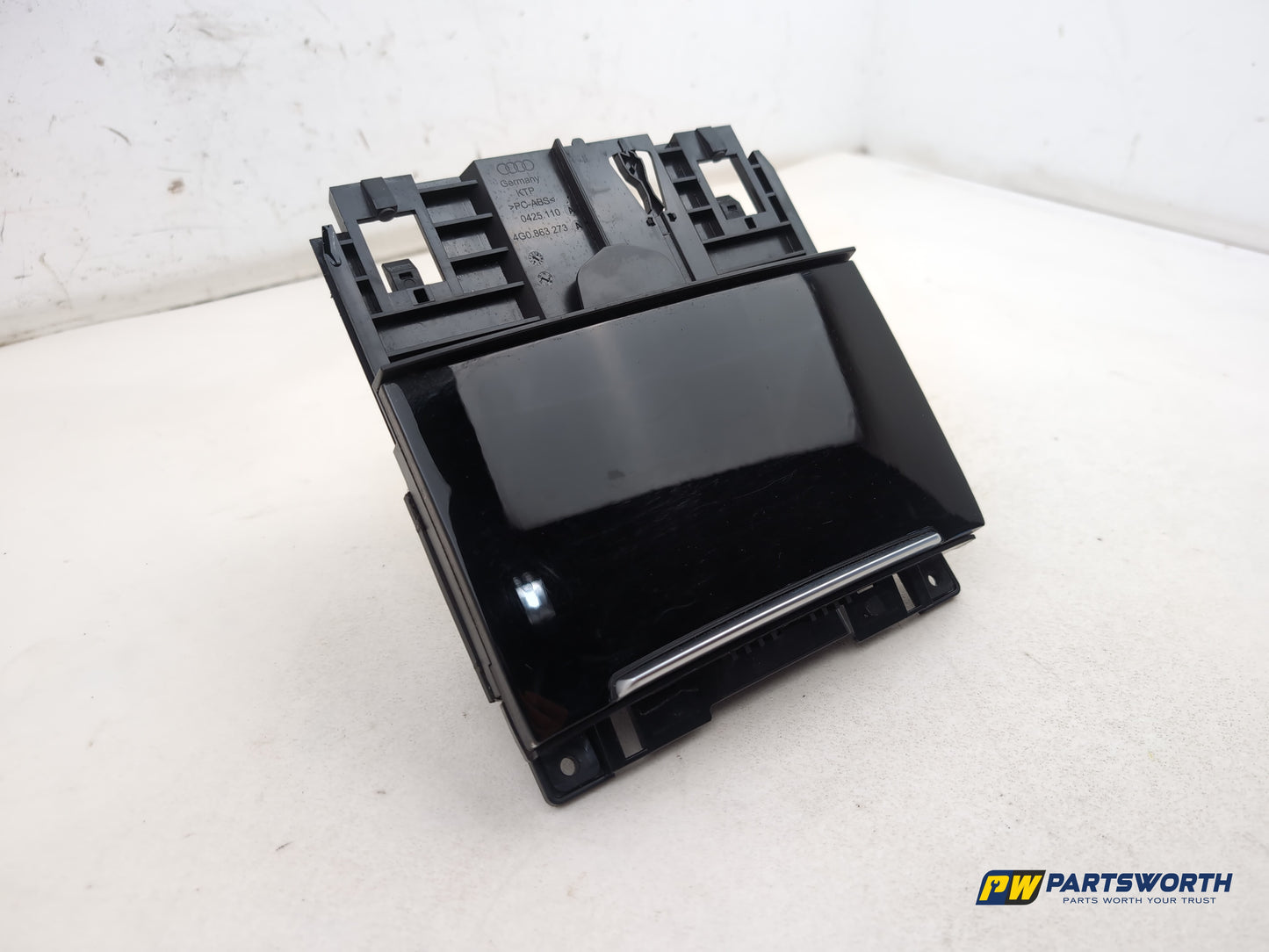 Audi A6 S Line Black Ed Tdi Quat Centre Console Storage Tray In Black 4g0864131 - photo 3