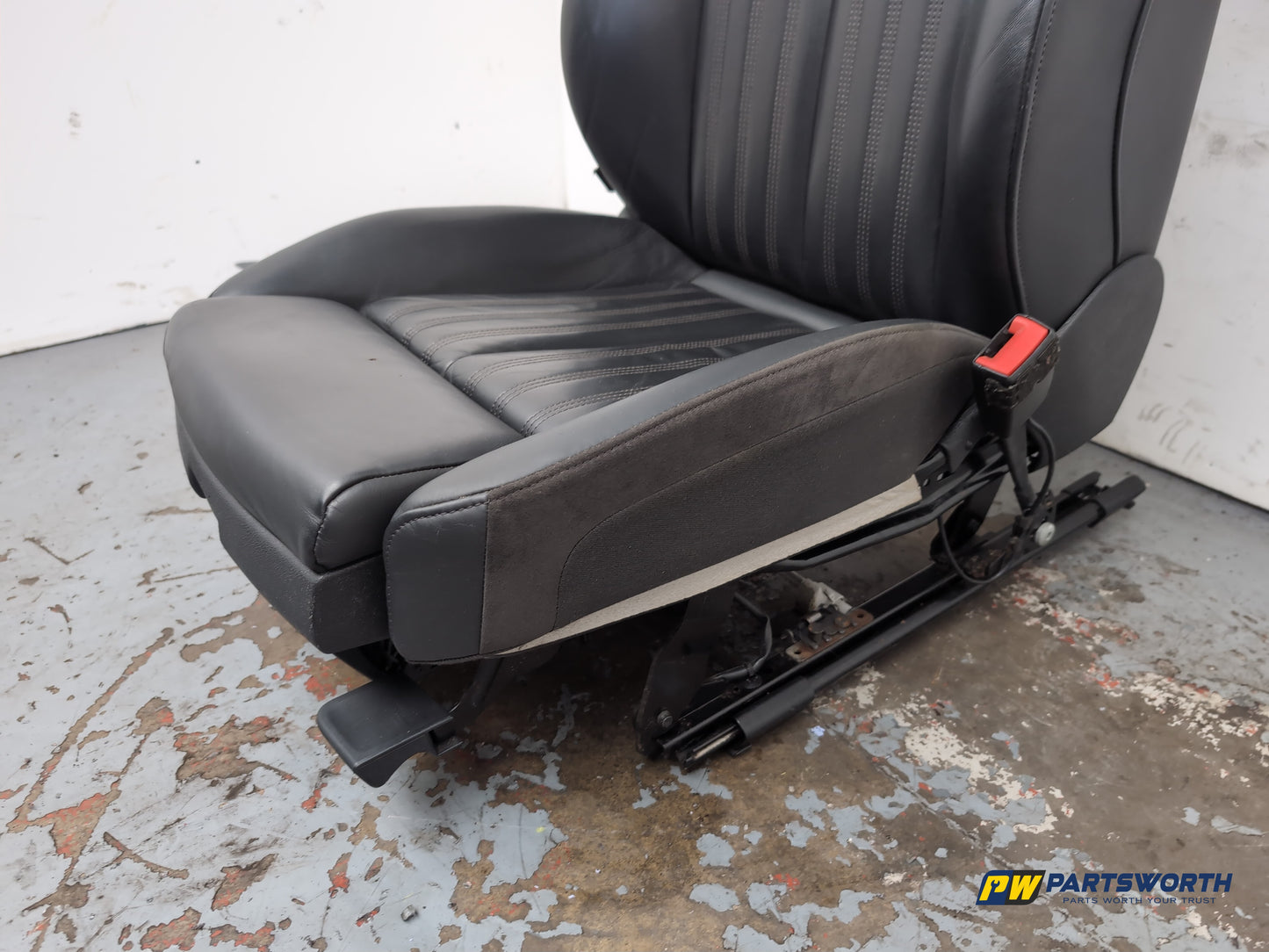 Seat Front RH 9