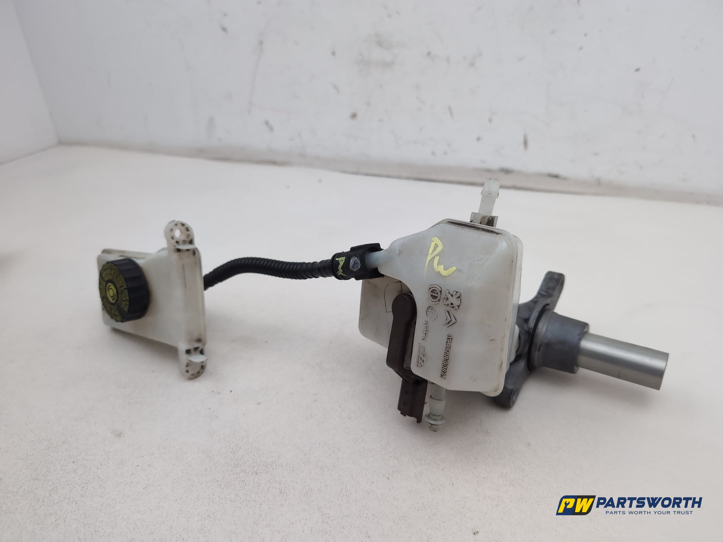 Peugeot 308 Allure Blue 1.6l Diesel Brake Master Cylinder Assembly 0335089084 - photo 3