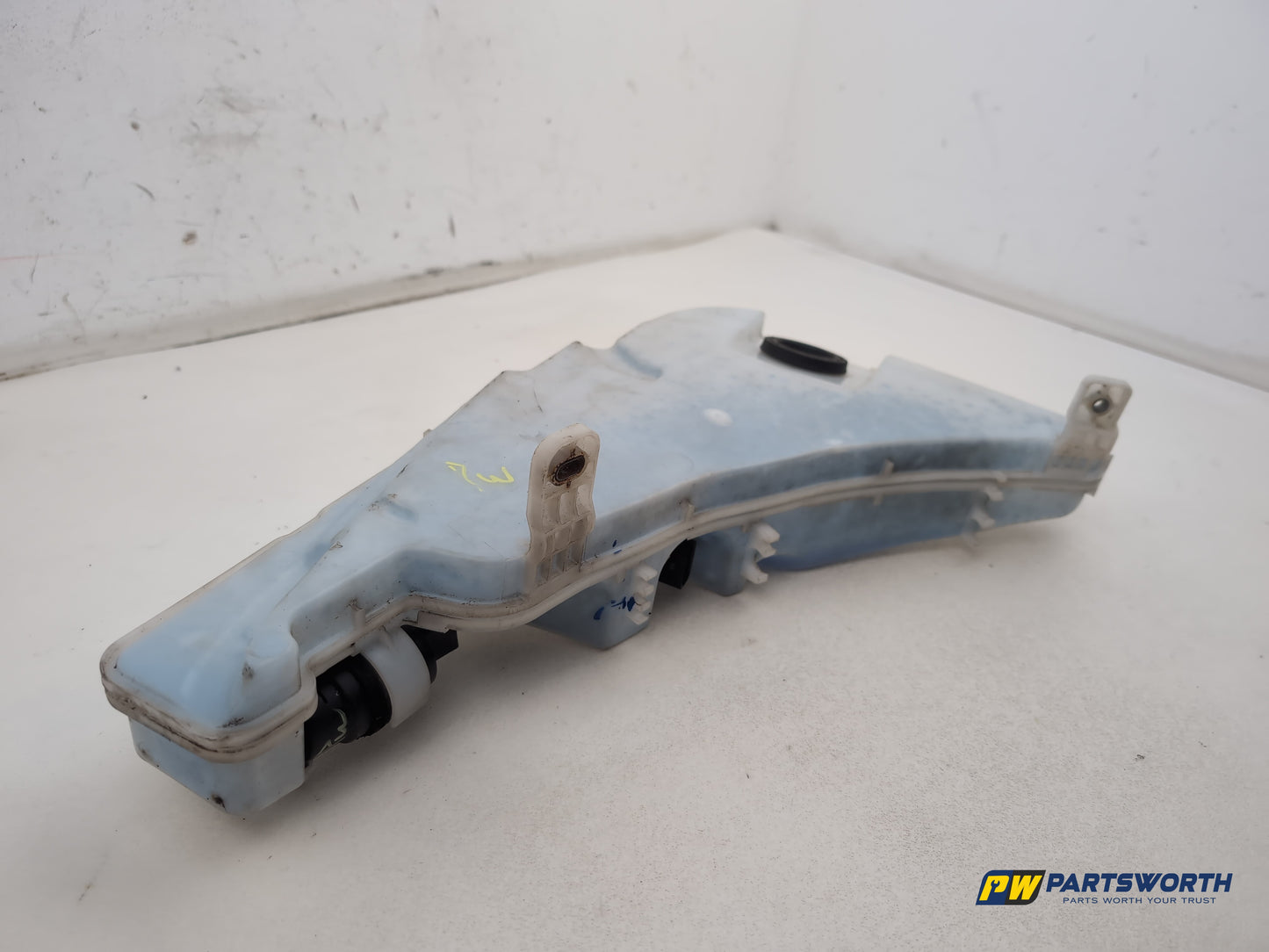 Audi A6 S Line Black Ed Tdi Quat Washer Bottle Windscreen 4g8955451j 2011-2018 - photo 3