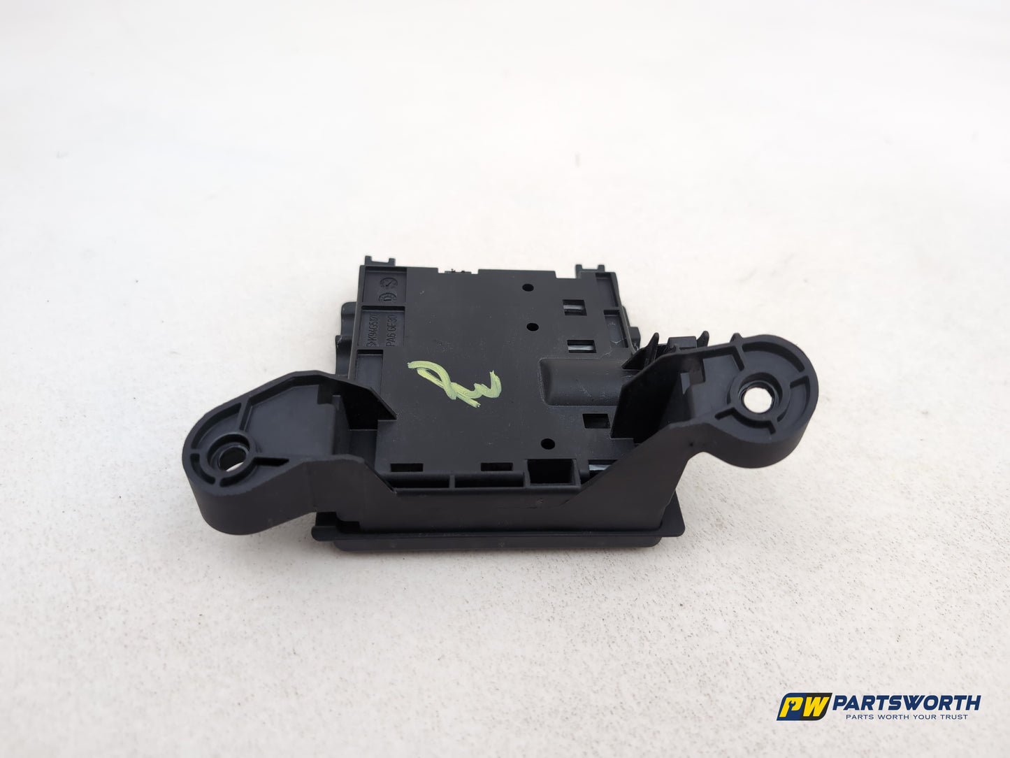 Audi A6 S Line Black Ed Positive Battery Distribution Terminal 4g0937517 - photo 3