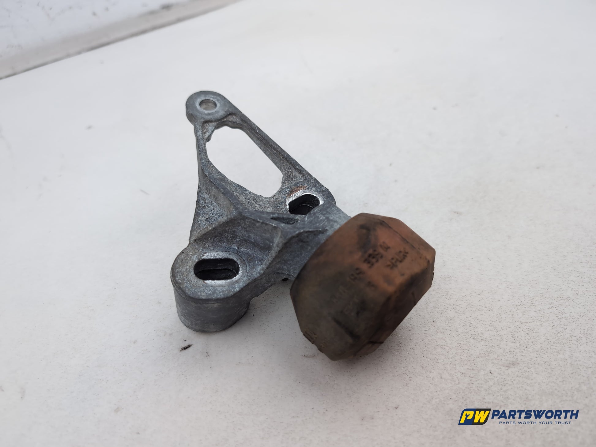 Audi A6 S Line Black Ed Tdi 2.0 Diesel Front Lower Engine Mount 8k0199343c - photo 2