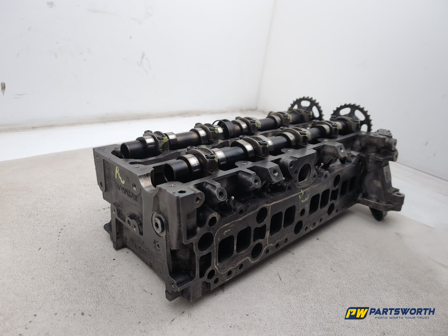 Mercedes-Benz E220 E-Class 2.1l Diesel Cylinder Head With Camshafts Om 651.924 - photo 3