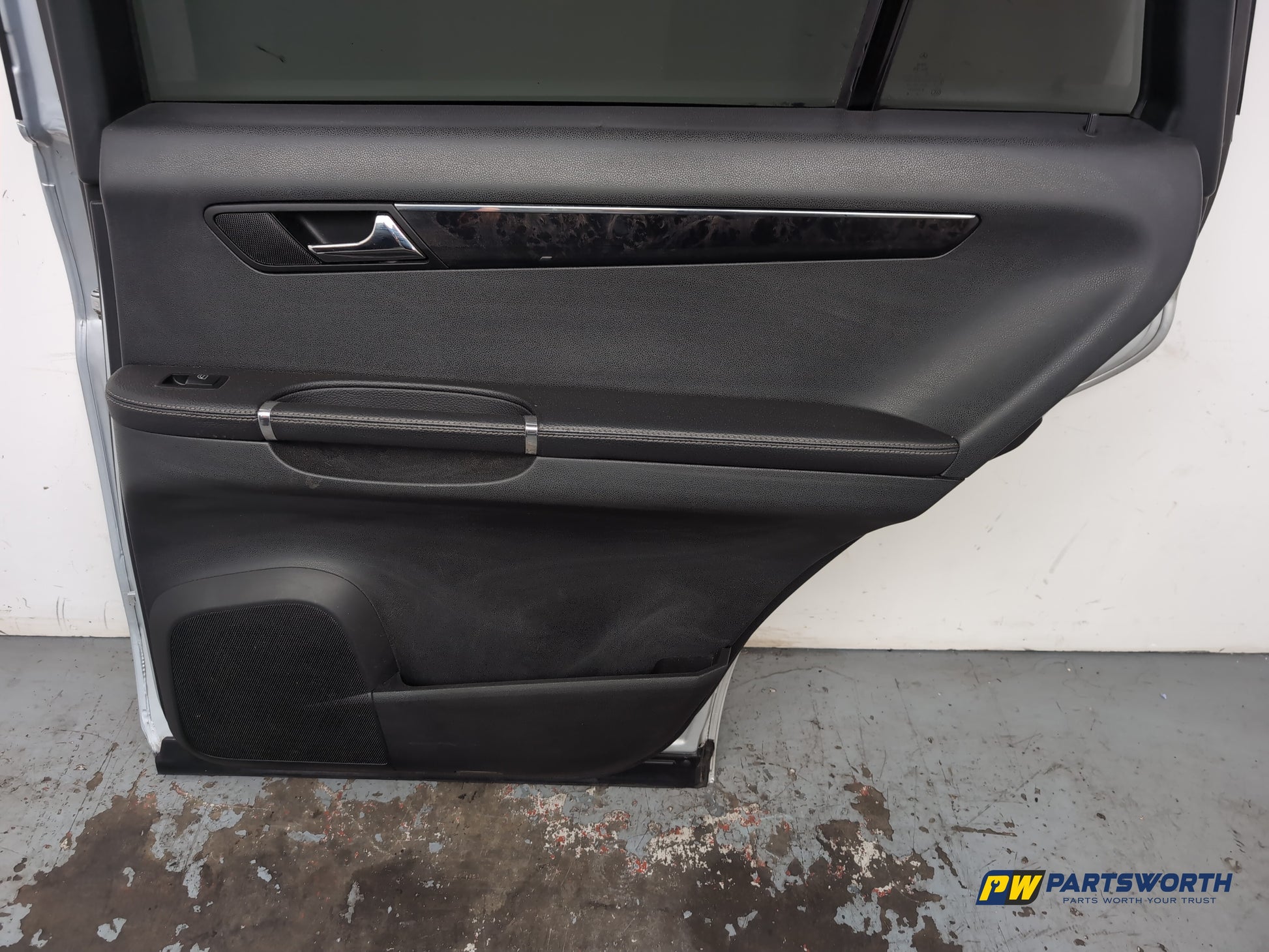 Mercedes R320 R-Class W251 Mpv Door Rear Rh Driver Side Silver C775 2006-2013 - photo 9