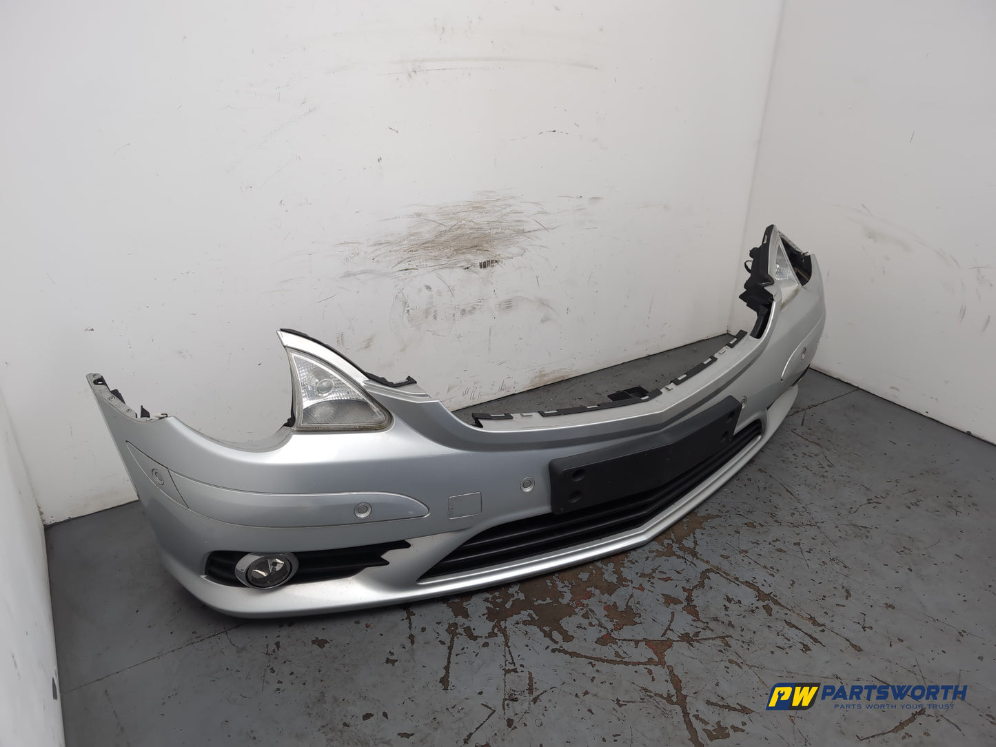 Mercedes R320 R-Class W251 Front Bumper Silver C775 2006-2010 - photo 3