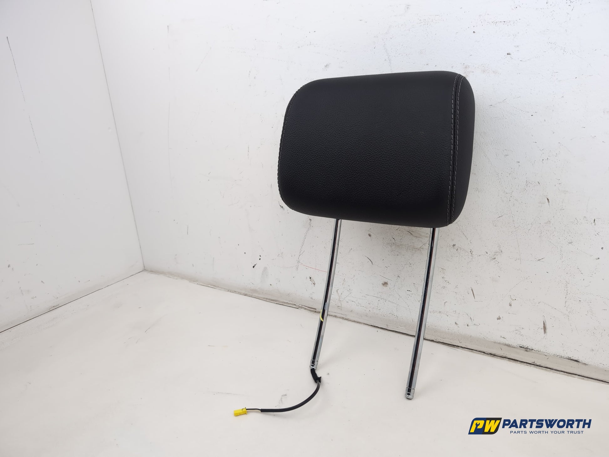 Mercedes R320 R-Class W251 Front Leather Passenger Side Headrest 2006-2013 - photo 3
